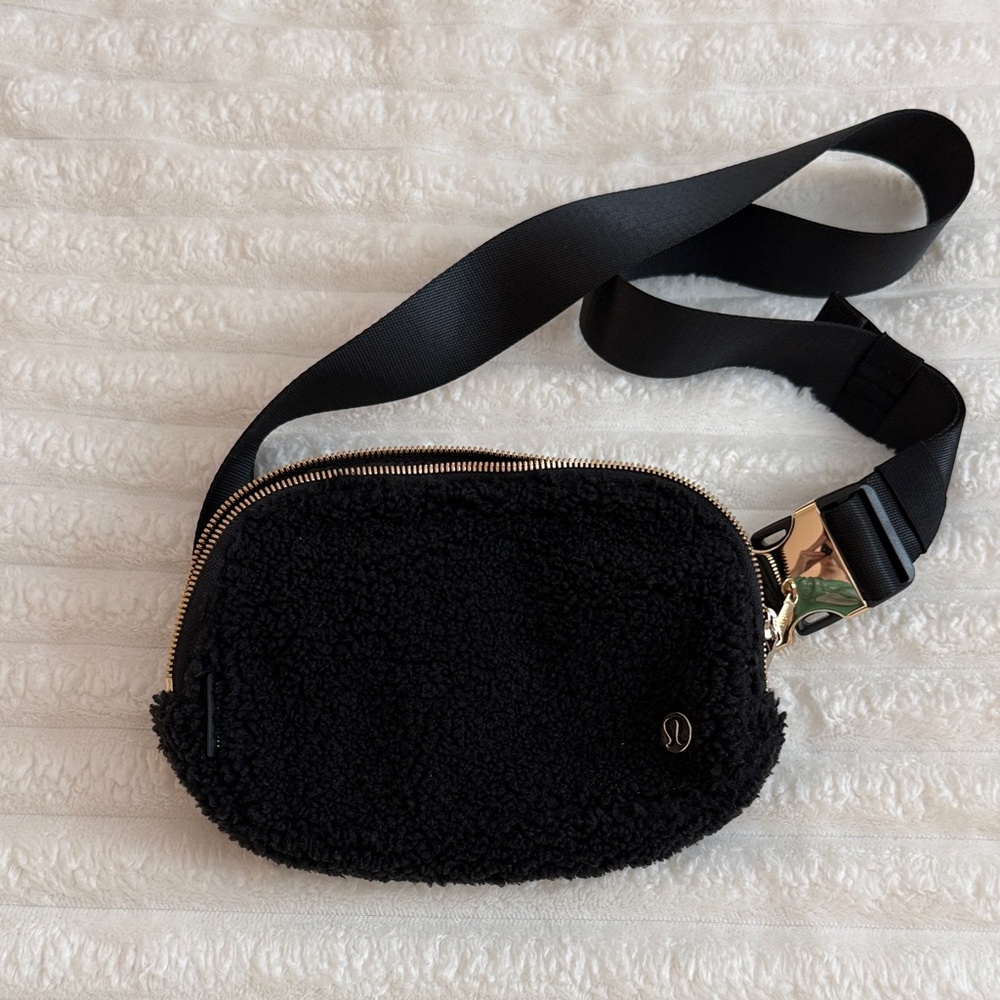 lululemon athletica Black Sherpa Crossbody Bag